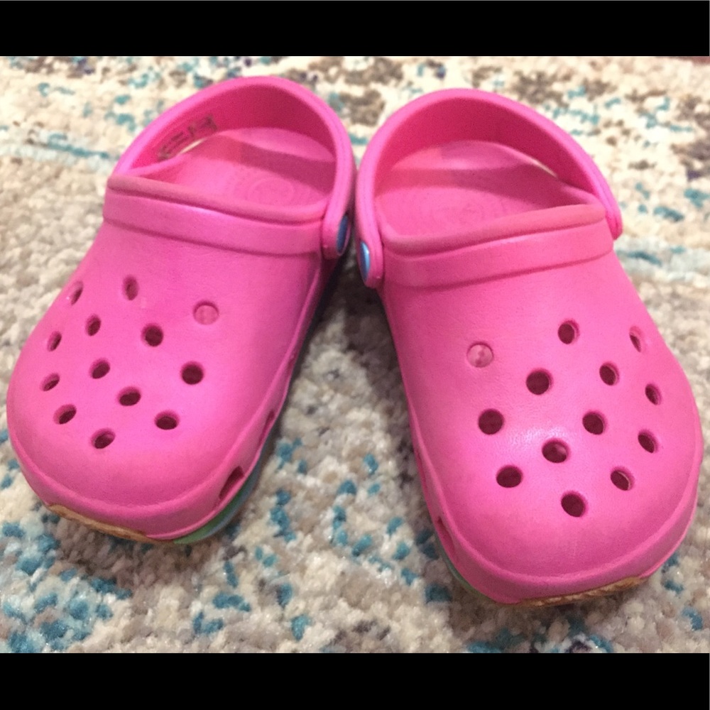 Pink toddler crocs size 6/7